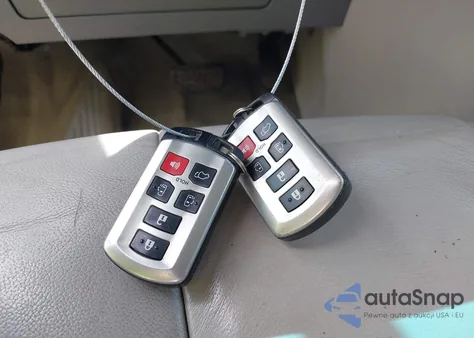 2011 Toyota Sienna Xle V6 from USA, damaged, VIN 5TDYK3DC6BS172939